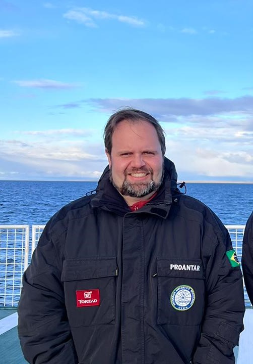 Prof. Dr. Thiago Mendes